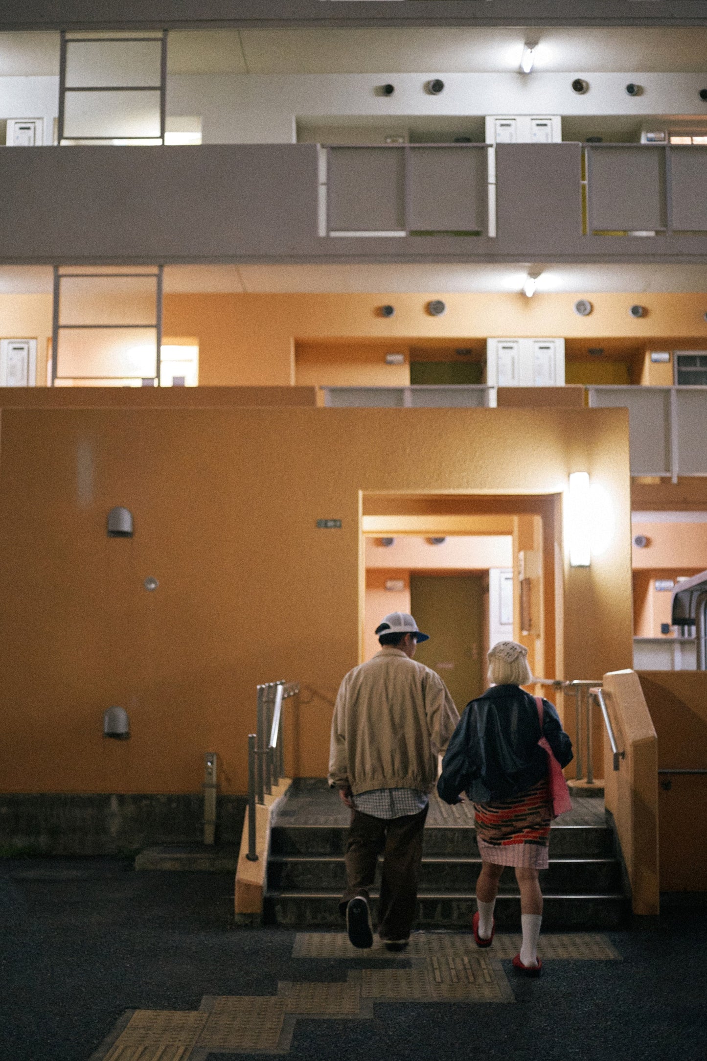 ORIGINALS F-LINE SILVER