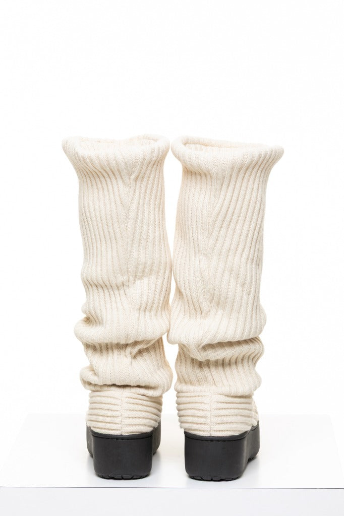 SUBU x ODAKHA loose socks boots WHITE