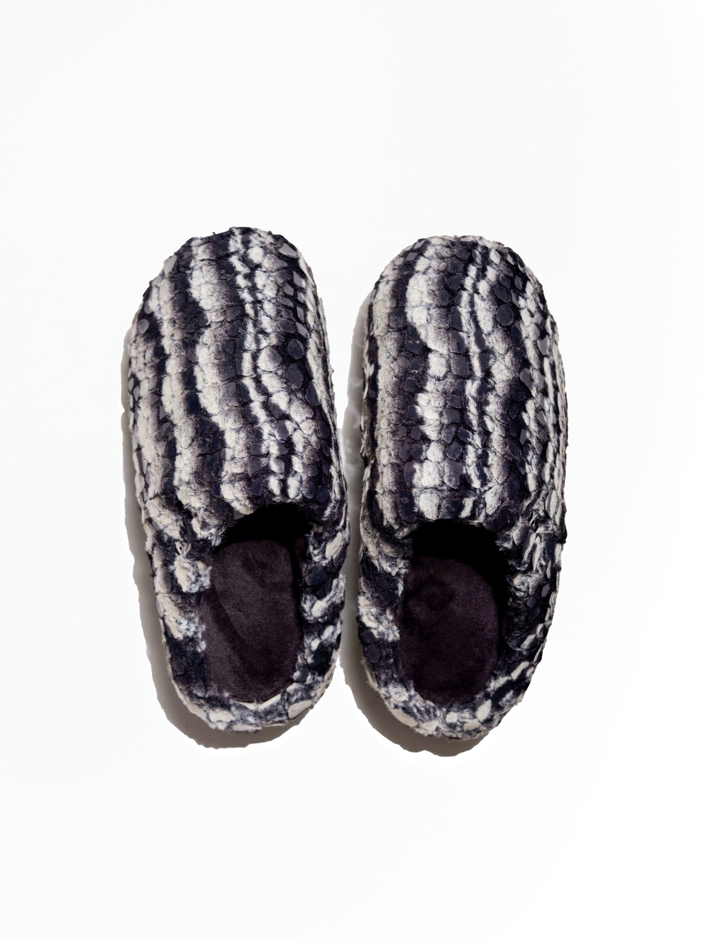 HAREMOKEMO ROCK SURFACE ZEBRA